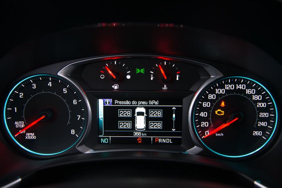 Панель приборов Chevrolet Equinox Premier 2017 года  (LA) (фото 4 из 24)